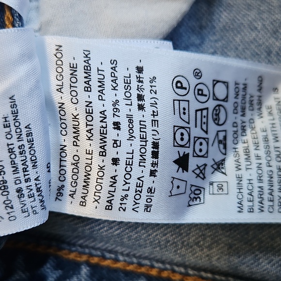 Levi's Ribcage Straight Denim - Picture 5 of 5